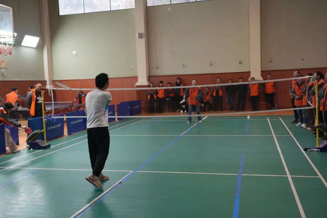 至教练员面